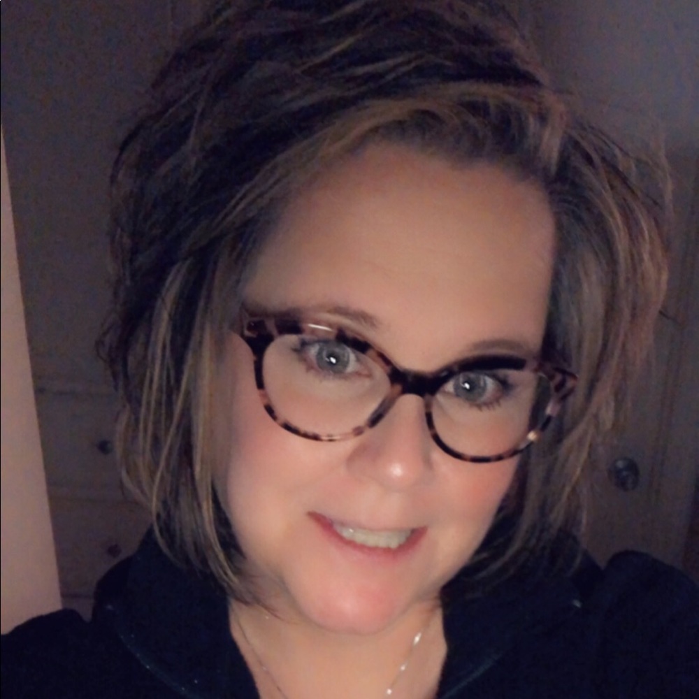 Meet your Posher, April lynn